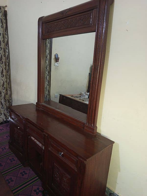 wooden Dressing table for sale 0