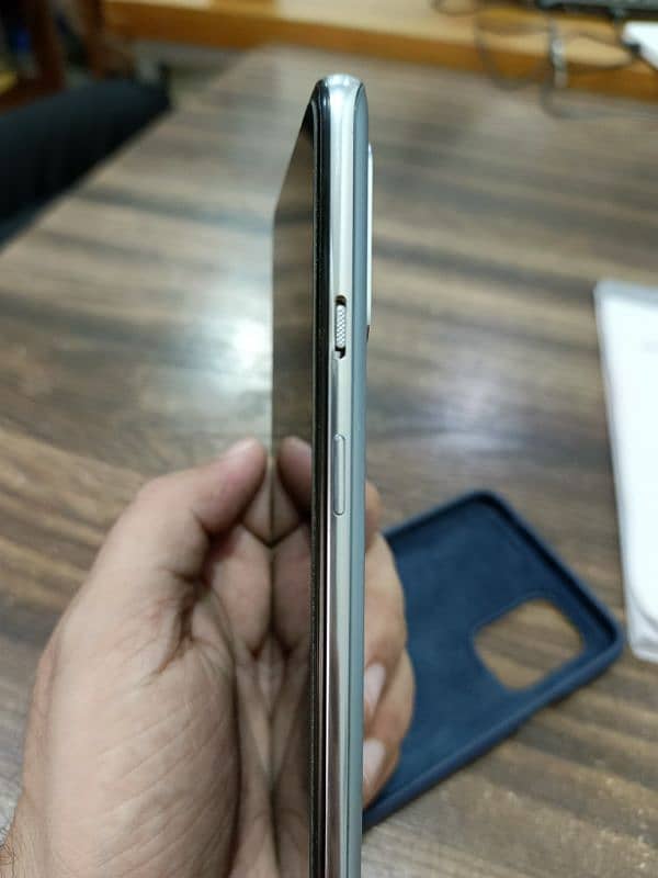 Selling My OnePlus 8t 4