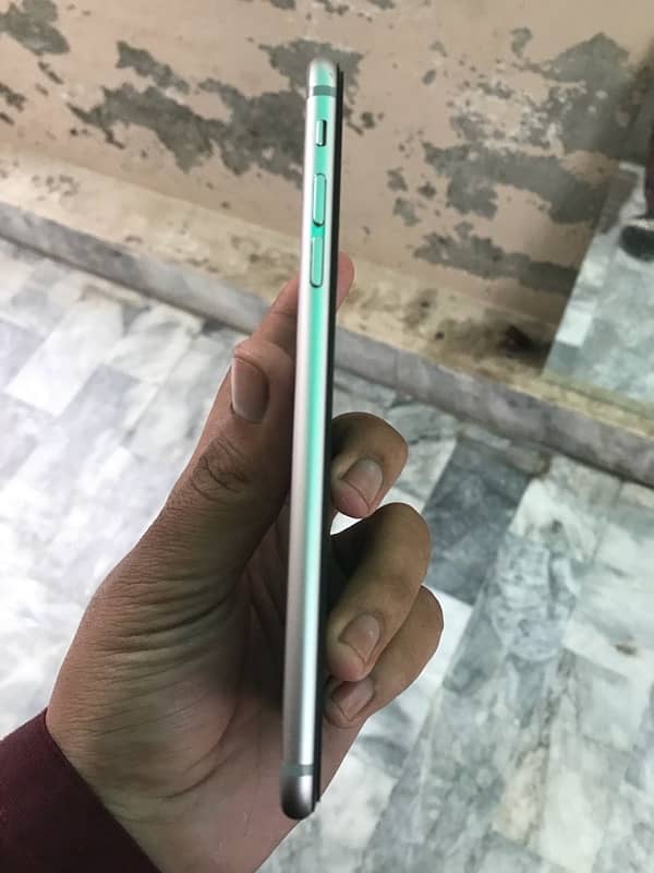 IPhone 6s plus 32 gb non pta  10by 10 exchange possible 8