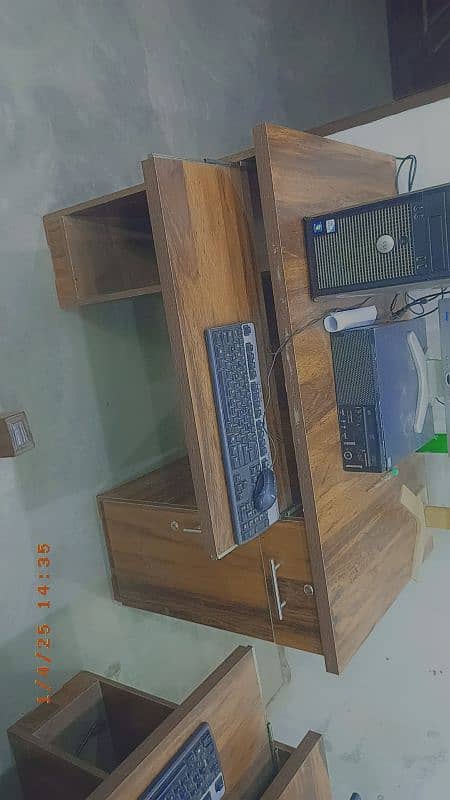 Computer table new 1