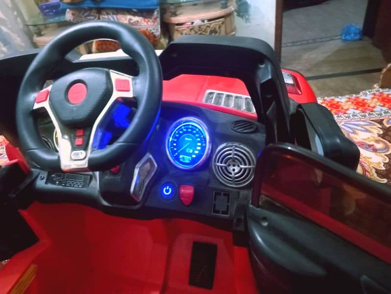 KIDS imported electric jeep car neat condition opening doors+digi 9