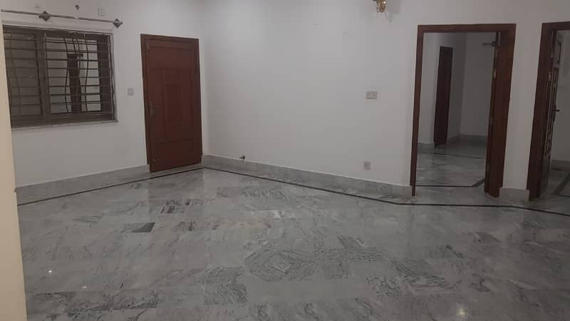 Spacious Lower Portion Is Available For Rent In Ideal Location Of G-15/1 10