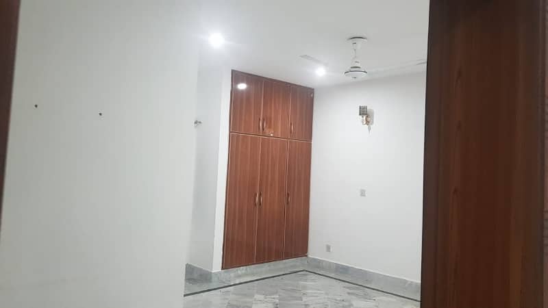 Spacious Lower Portion Is Available For Rent In Ideal Location Of G-15/1 14