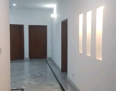 Spacious Lower Portion Is Available For Rent In Ideal Location Of G-15/1 22