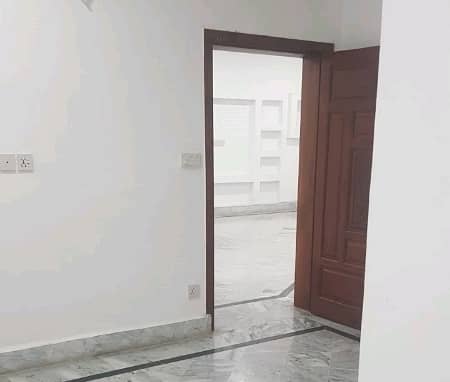 Spacious Lower Portion Is Available For Rent In Ideal Location Of G-15/1 23