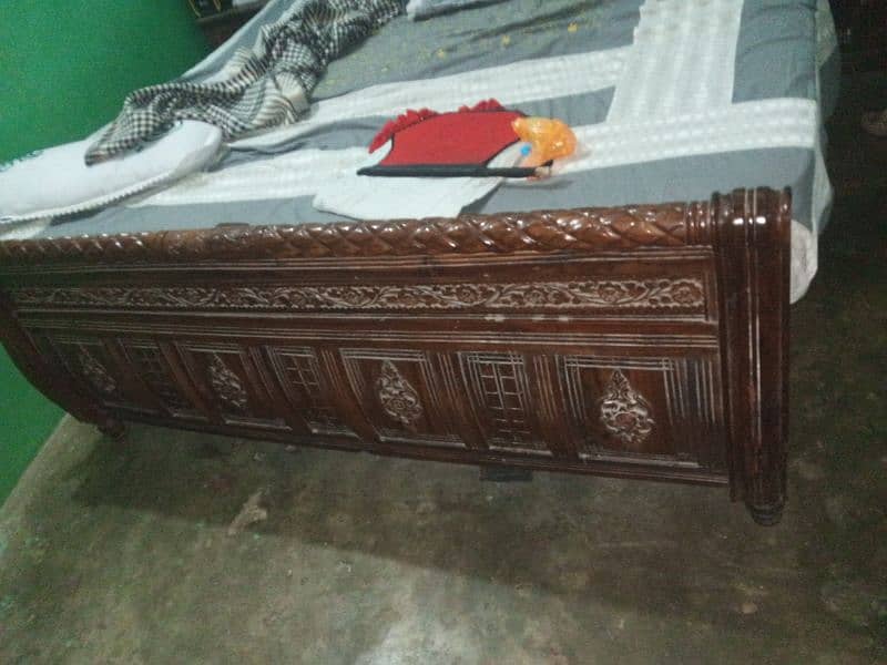 chiniot wooden bed with 02 side table with out matters 10/9 condition 1