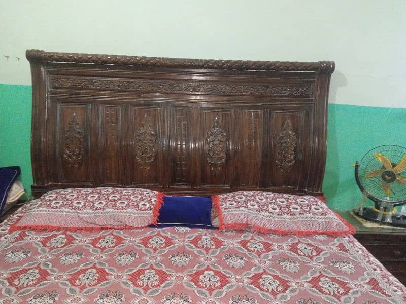 chiniot wooden bed with 02 side table with out matters 10/9 condition 2