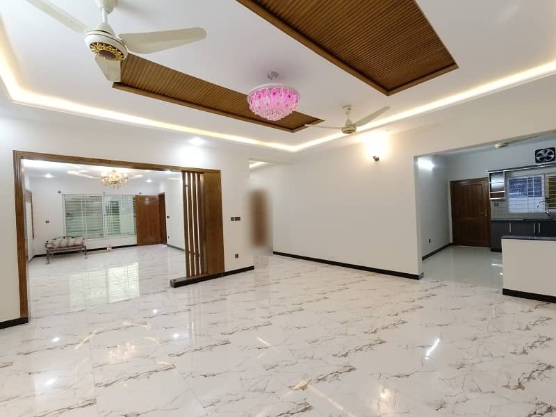 Beautifully Constructed House Is Available For Sale In G-15/1 6