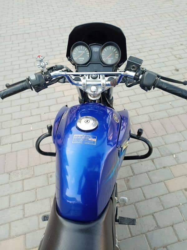 Yamaha ybr 125G 4