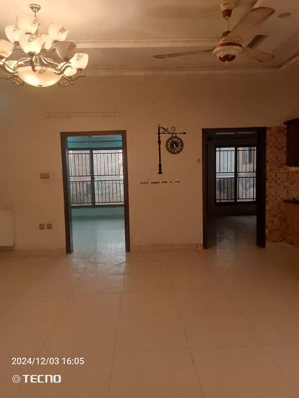 Upper portion house for rent. Location paris city e block h13. 7