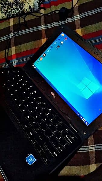 Dell Laptop windows 10, 5-8 hours battery backup, 4GB ram, box packed 0