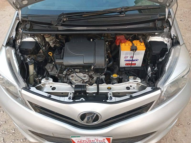 Toyota Vitz 2014 4