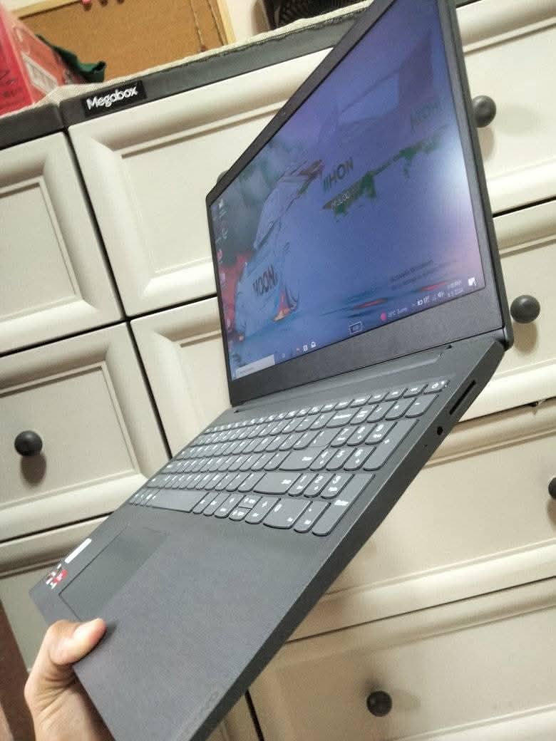 Lenovo Ideapad 82C7 Ryzen 5 3500 Equal i7 10th gen intel 2GB card 3