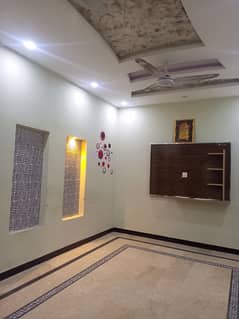 Upper portion house for rent. Location paris city f block carpets road.