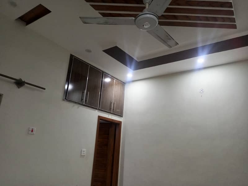 Upper portion house for rent. Location paris city f block carpets road. 6