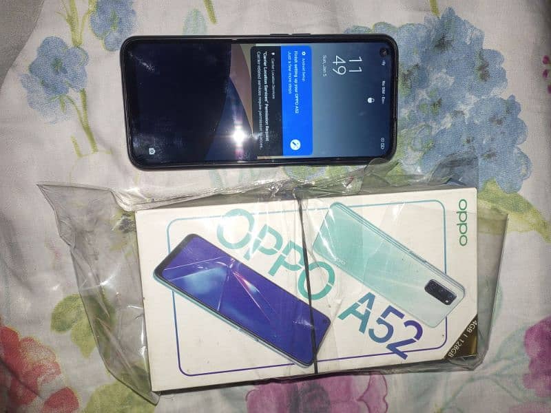 128 gb with box and charger 2