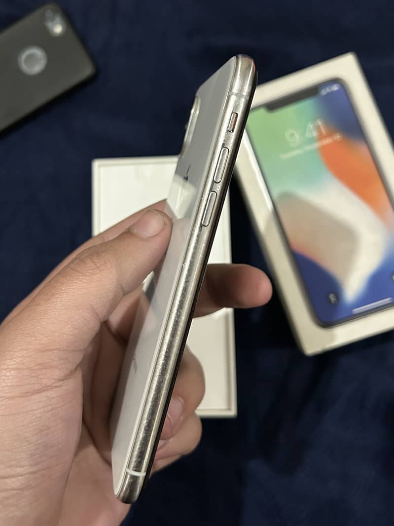 Apple iPhone X 5