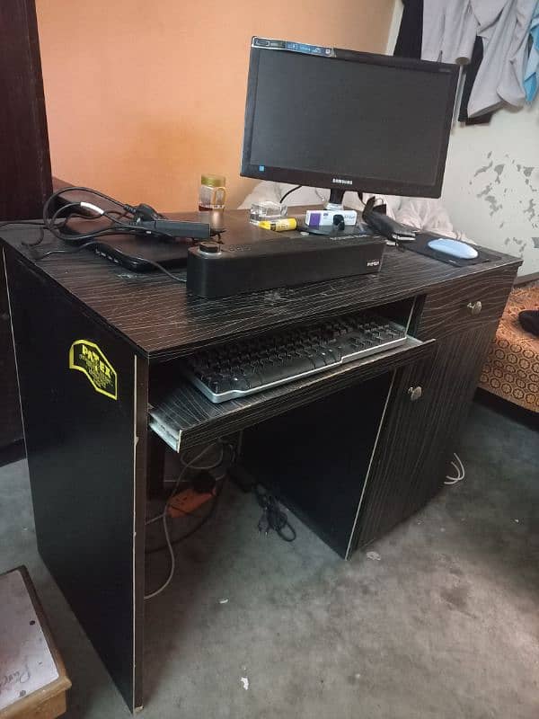 Office/laptop table for sale 0