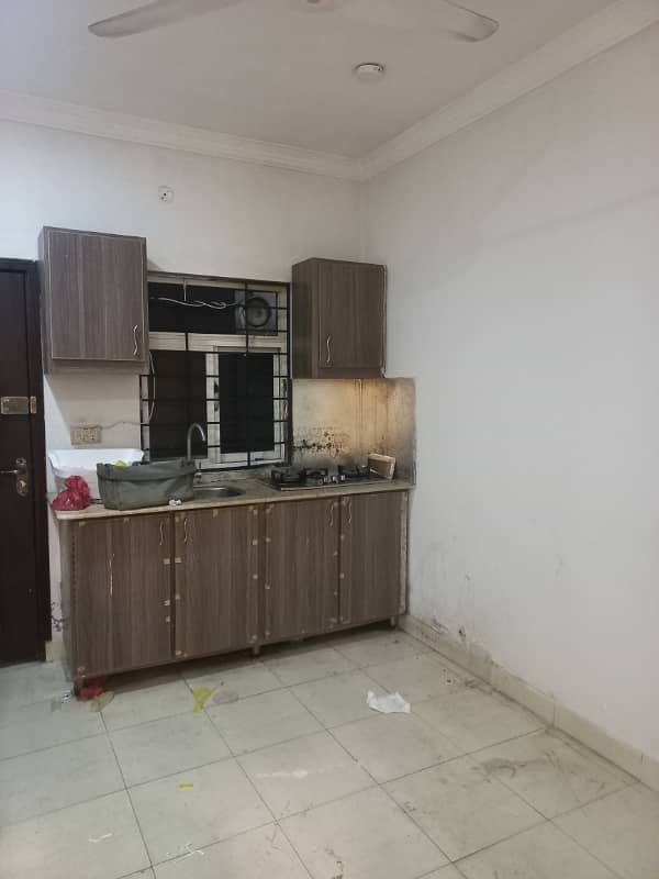 1 Bed Unfurnished Flat For Rent In E-11 Islamabad 3