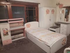 Single bed with complete Set of 4 items