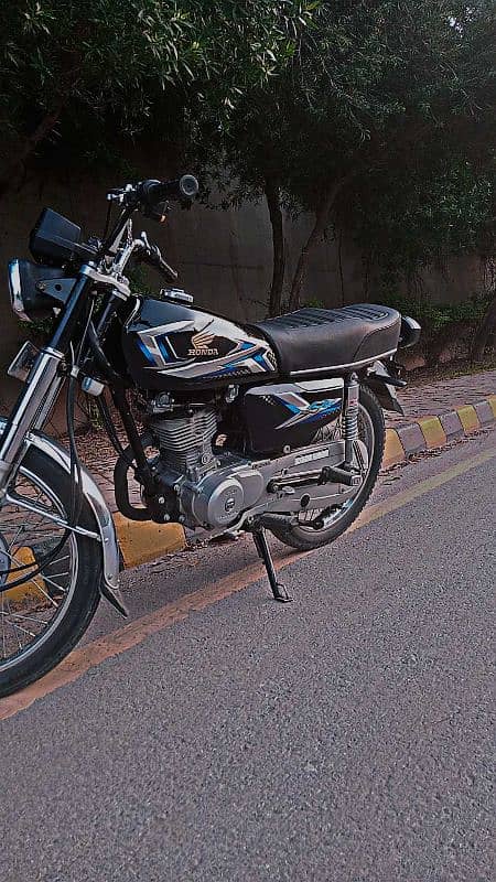 Honda cg 125 ,2022 model ,Islamabad number for sale 7