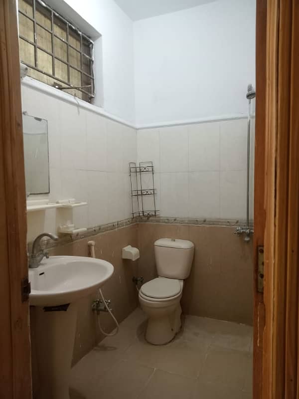 10 Marla Upper Portion for Rent 6