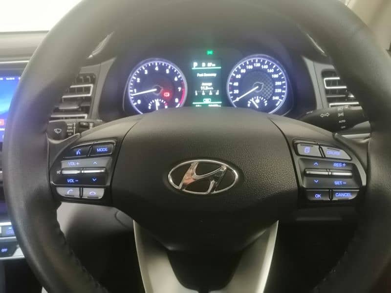 Hyundai Elantra 2022 1