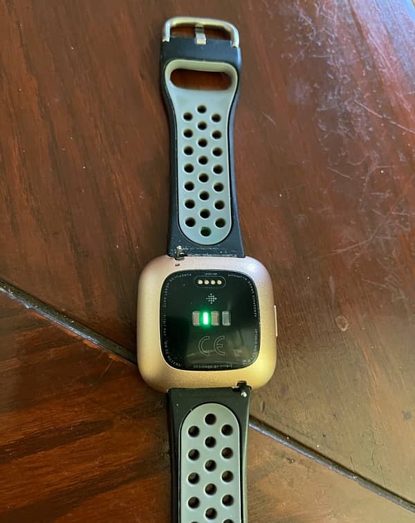 Fitbit versa 2 3