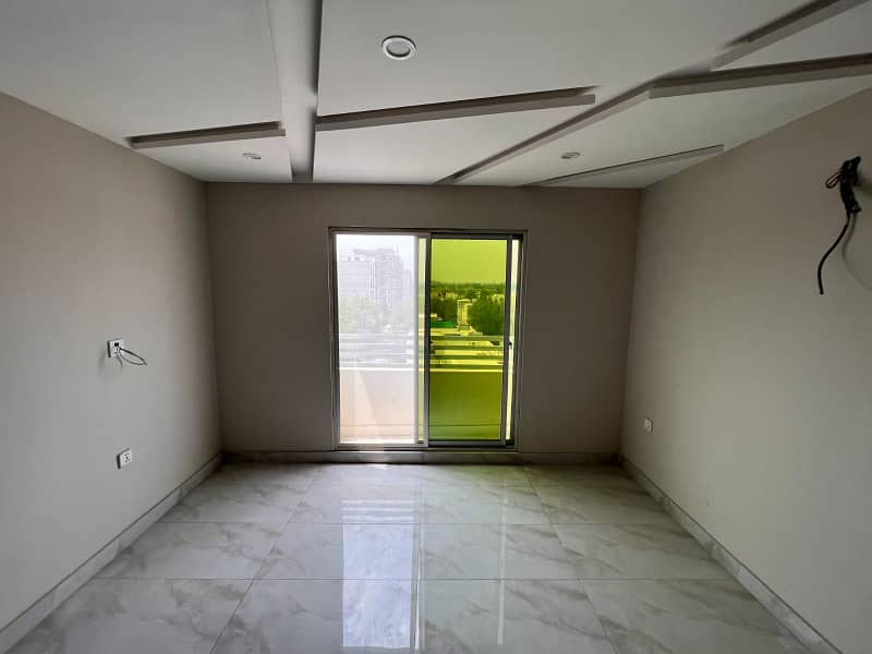 2 BEDROOM LIKE A BRNAD NEW APARTMENT FOR SALE IN BAHRIA TOWN LAHORE 3