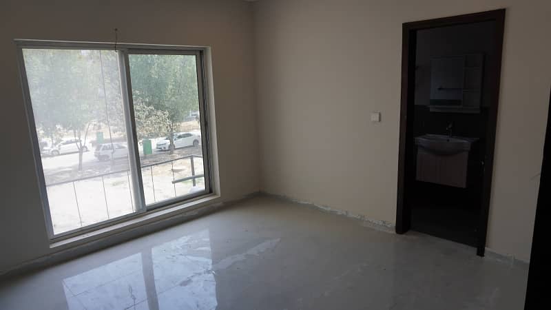 2 BEDROOM LIKE A BRNAD NEW APARTMENT FOR SALE IN BAHRIA TOWN LAHORE 7