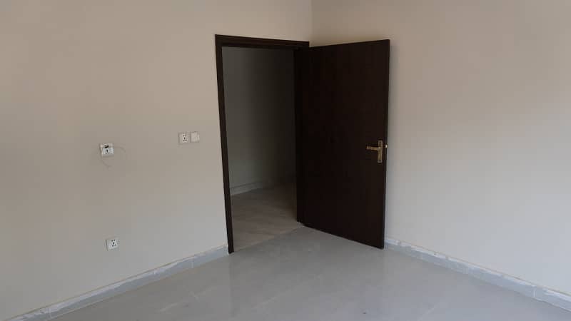 2 BEDROOM LIKE A BRNAD NEW APARTMENT FOR SALE IN BAHRIA TOWN LAHORE 9