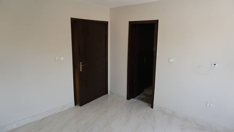 2 BEDROOM LIKE A BRNAD NEW APARTMENT FOR SALE IN BAHRIA TOWN LAHORE 10