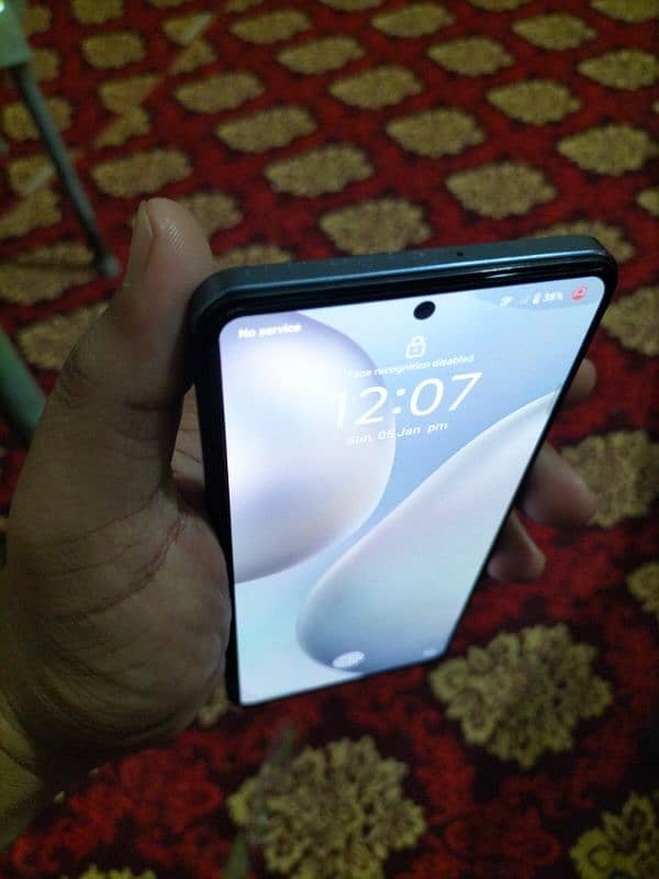 Vivo v 27e 8/256 4