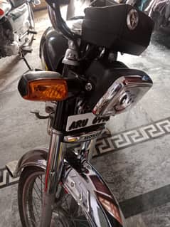 Honda CD 70 2023