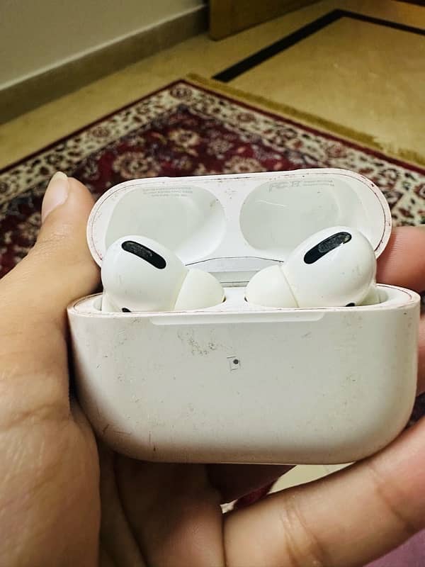 Original Apple Airpods (Model A2084) 0