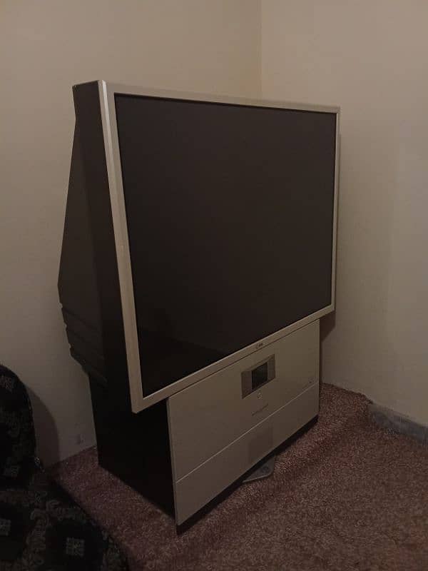 urgent sale LG TV 1