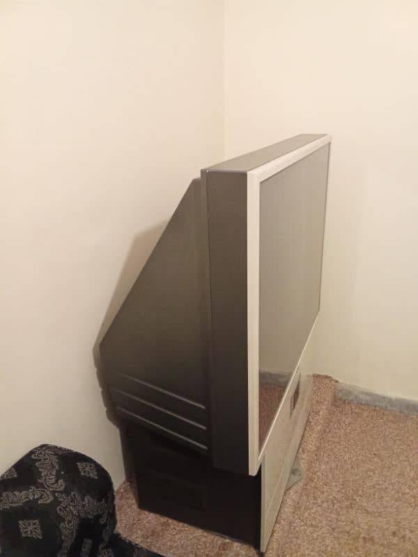 urgent sale LG TV 2