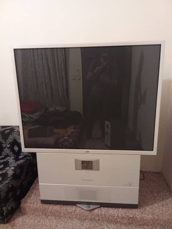 urgent sale LG TV 5