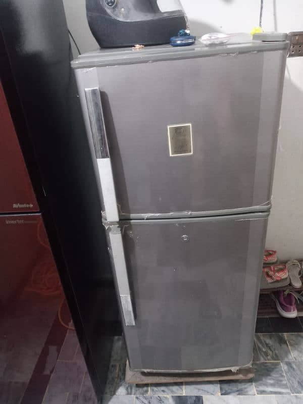 Dawlance Small refrigerator 3