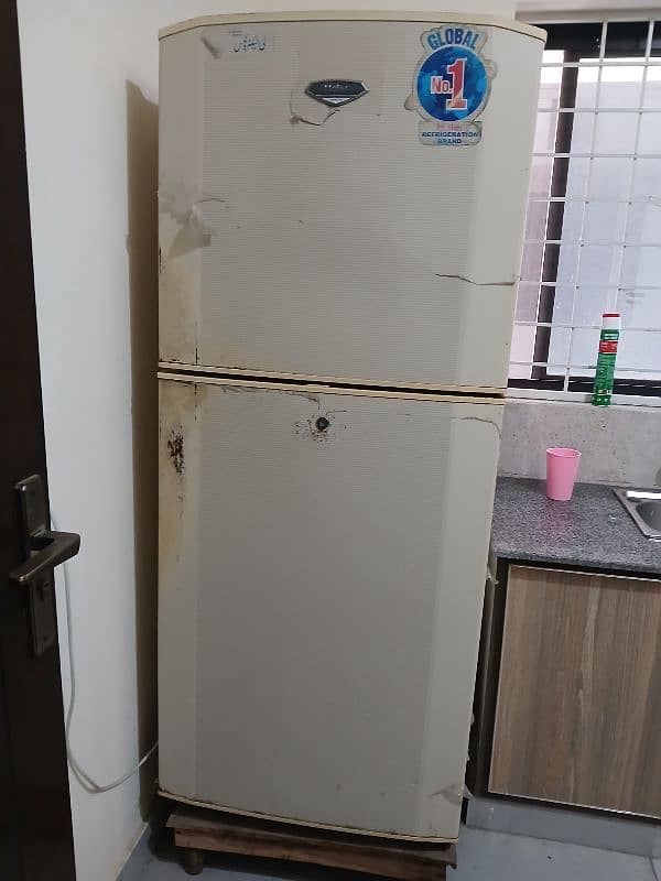 Haier full size Refrigerator 0