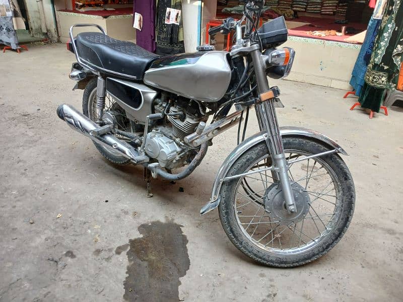 Honda 125 for sale rwp num 20model lush conditin 3