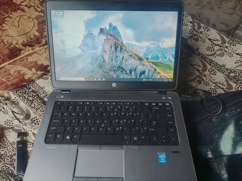 HP elitebook 840 0