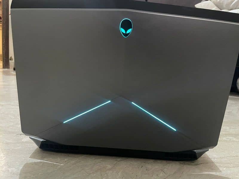 Alienware 17 Gaming Laptop i7 4th generation 2gb graphic card 5