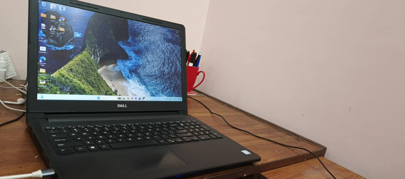 Dell laptop with box Intel i3 8th Gen 8 GB RAM 512 GB SSD competes i5 or i7 offered in this price 1