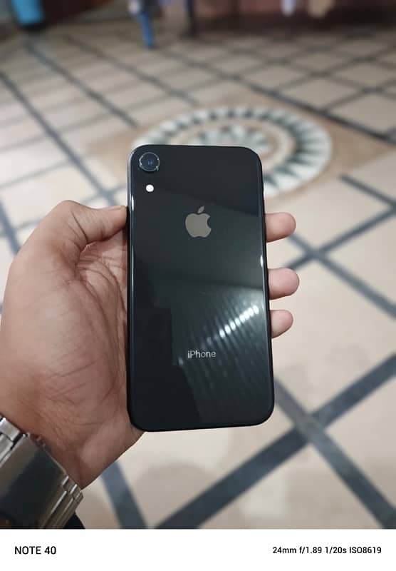 iPhone XR Sim chal rhi hai Waterpack 03457842748m 1