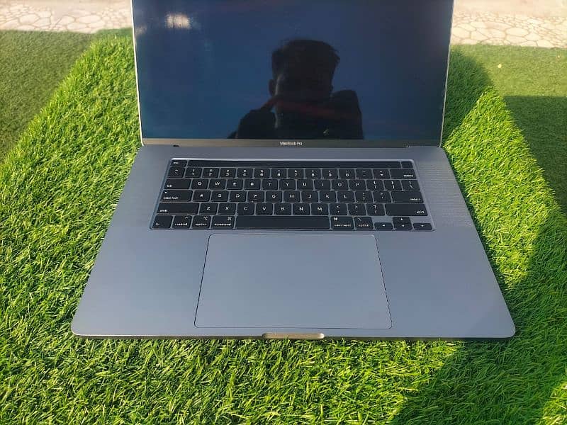 limited time offer MacBook pro 2019 1