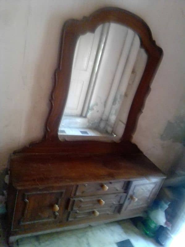 wooden dressing table 1