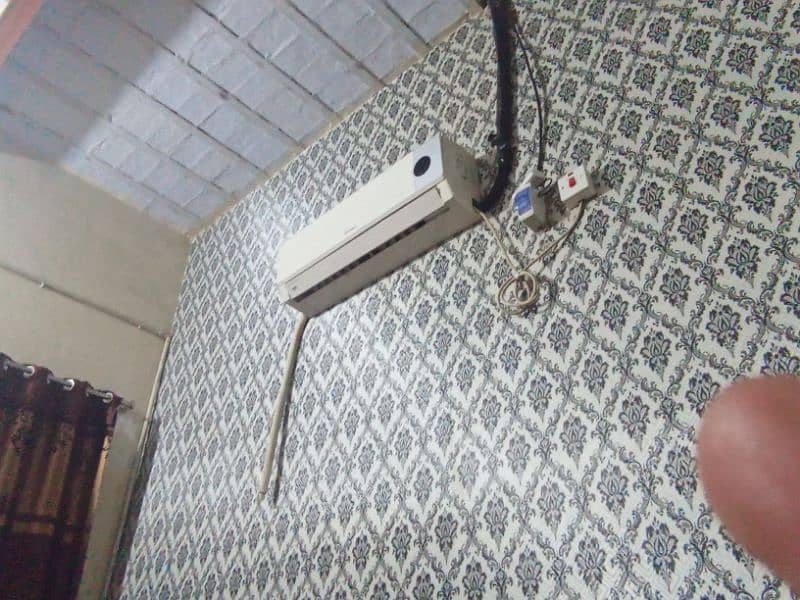 1.5 ton non inverter AC for Sale Urgent 0