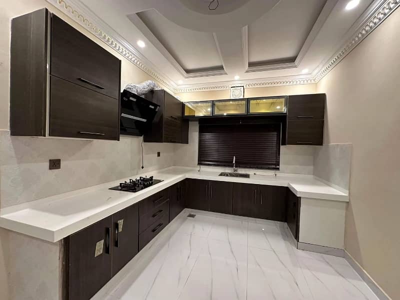 10 Marla luxury upper Portion for rent serious Clint only 3