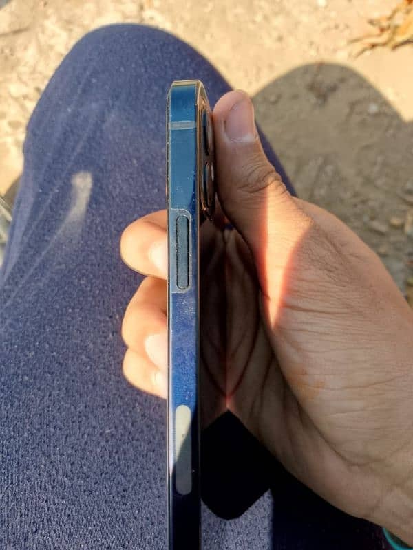 iphone 12 10/10 condition. non pta 64 gb 5